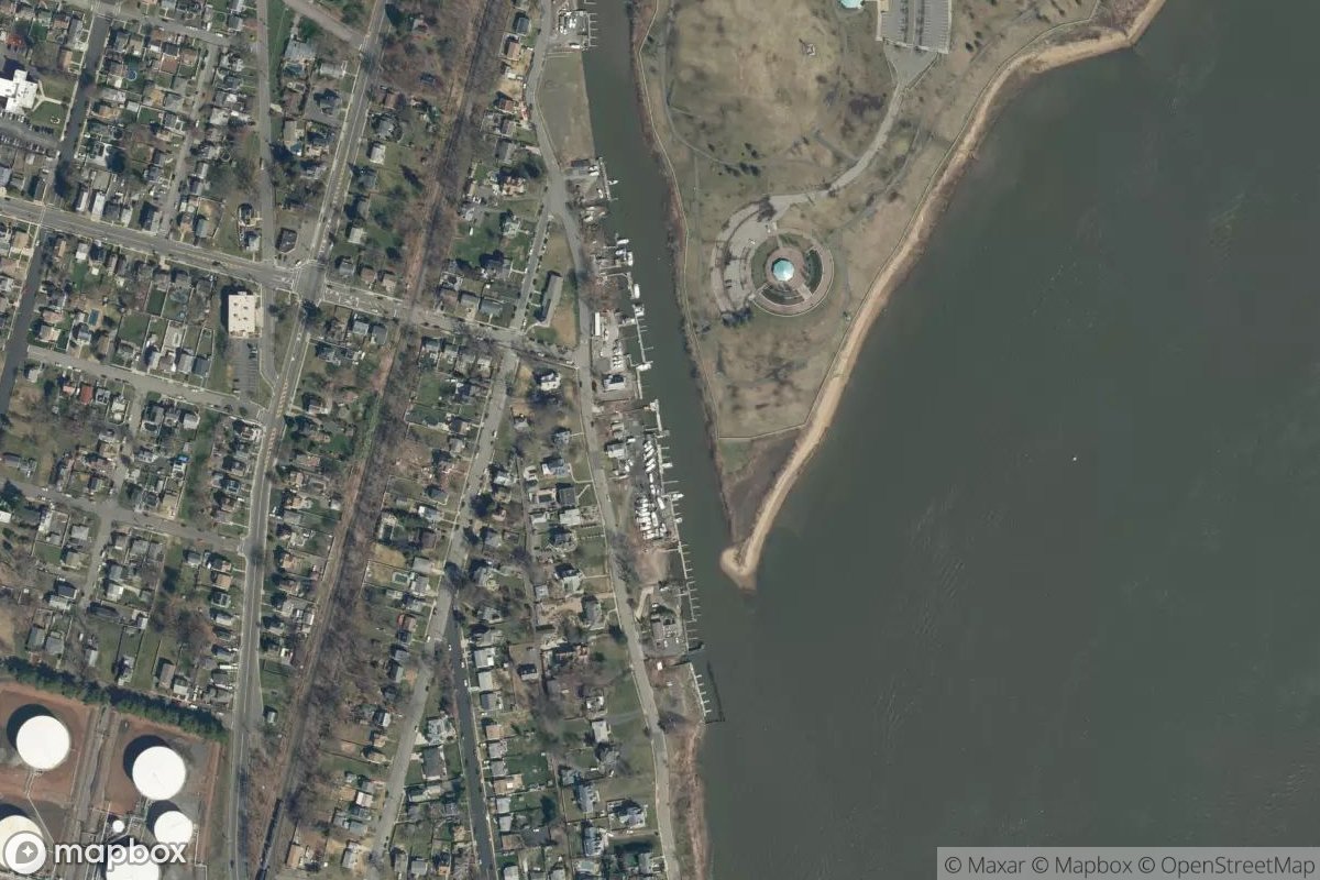 Satellite view of Marina at 40.5509, -74.2554