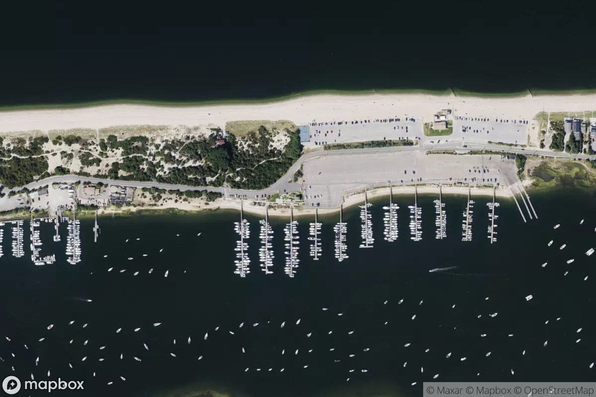Satellite view of Marina at 40.9637, -73.0319