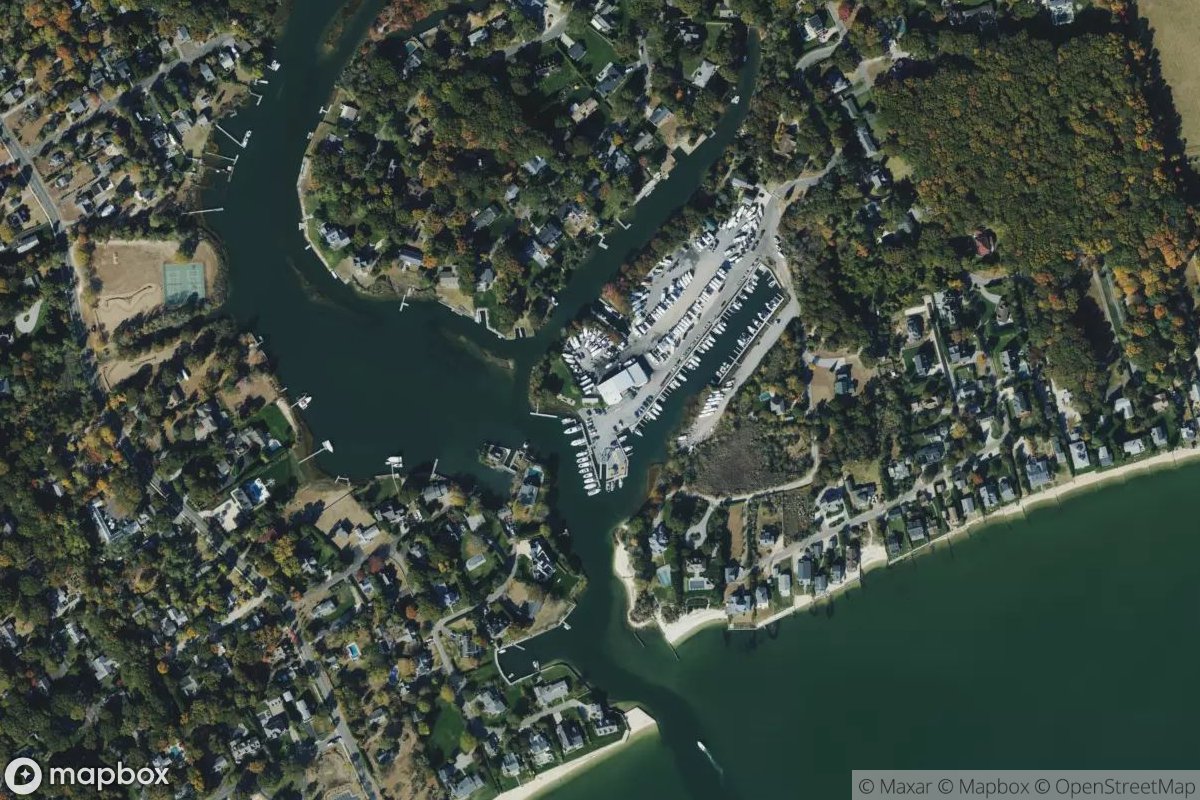 Satellite view of Marina at 40.9818, -72.5284